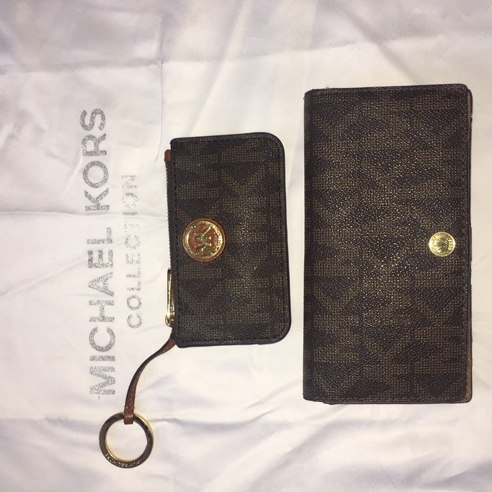 Michael kors change purse and wallet